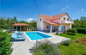 Awesome Home In Dugopolje With Sauna